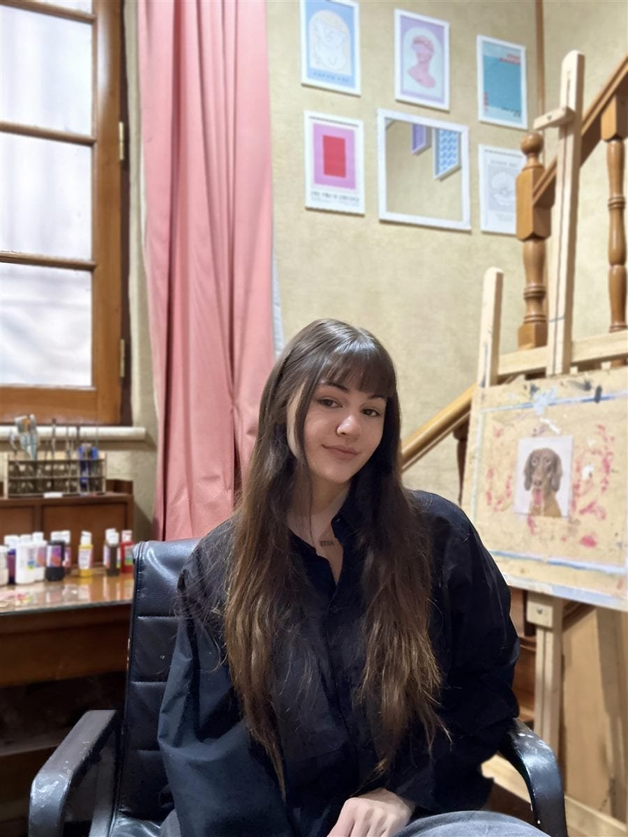Agustina Picardo, artista, en su atelier de retratos de mascotas